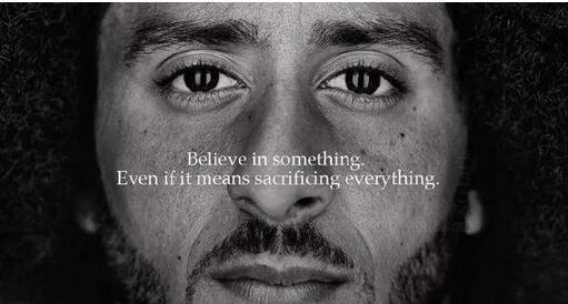 Colin Kaepernick explique pourquoi il a protesté contre l'hymne national